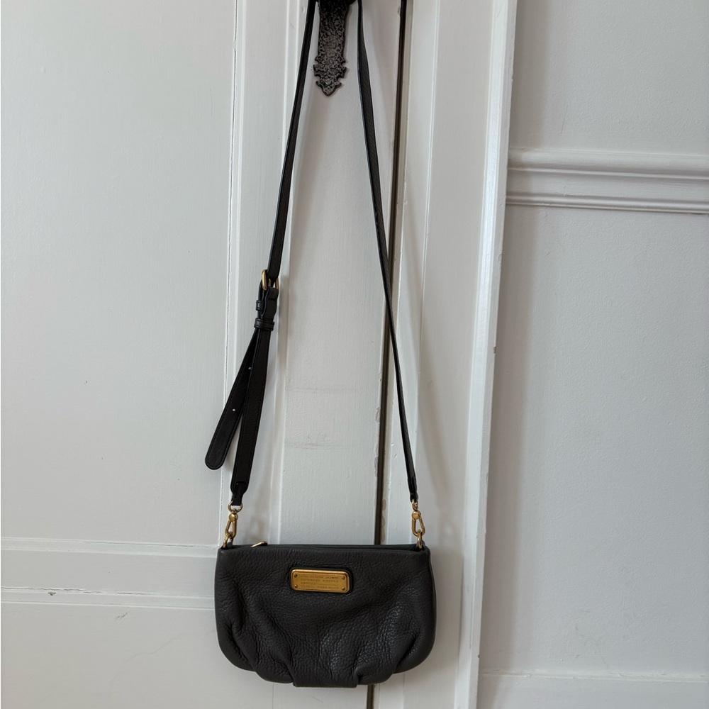 Marc Jacob’s grey leather cross body bag